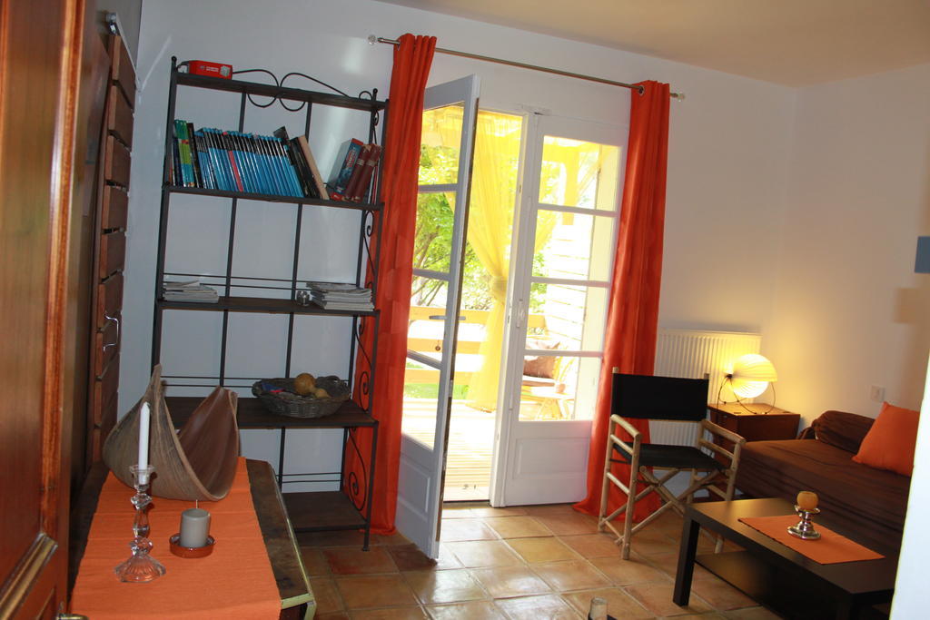 Bed and Breakfast La Bousquatiere Piolenc Habitación foto