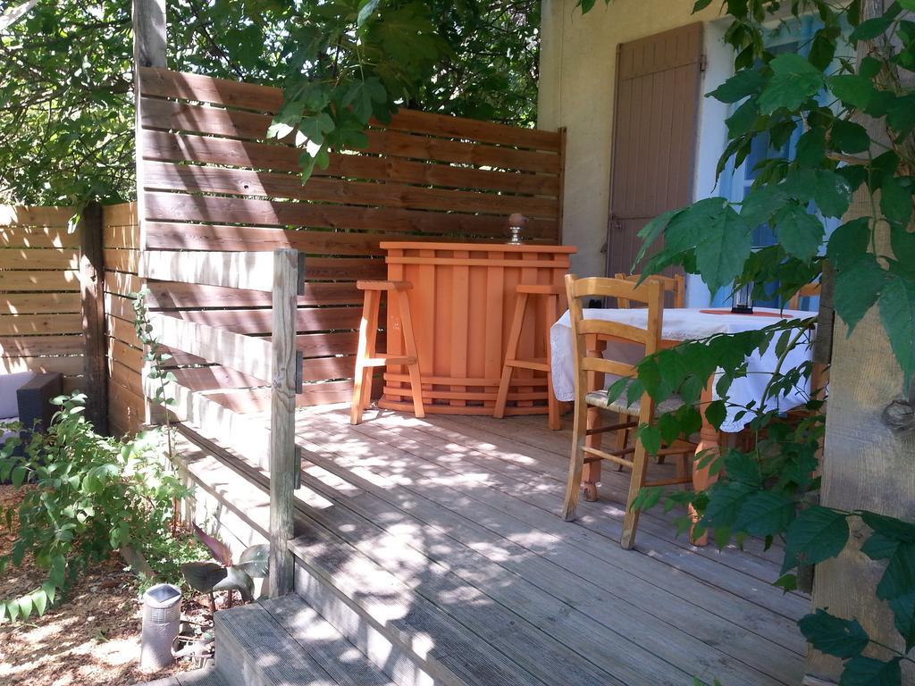 Bed and Breakfast La Bousquatiere Piolenc Exterior foto
